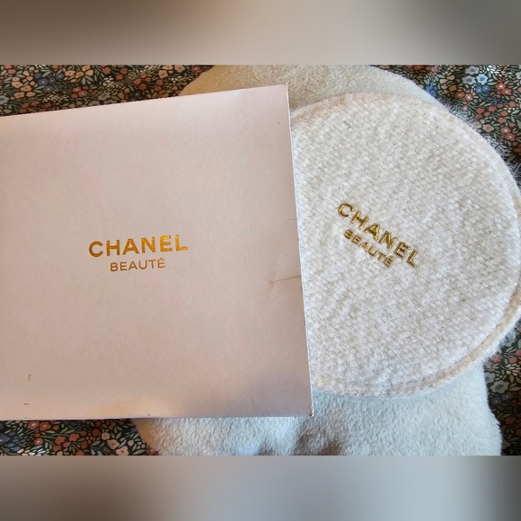 CHANEL Handbags - Chanel Beauté White and Gold.
